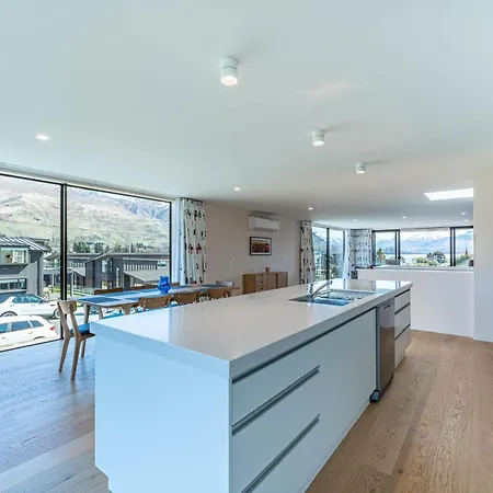 Central Vista In Wanaka Exterior photo