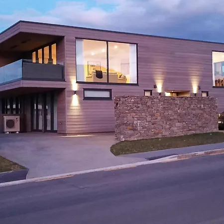 Central Vista In Wanaka Exterior photo