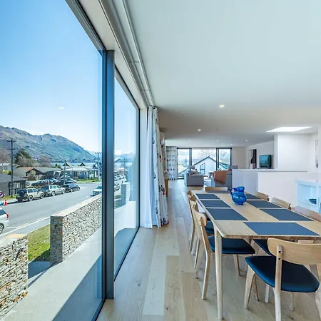 Central Vista In Wanaka Exterior photo