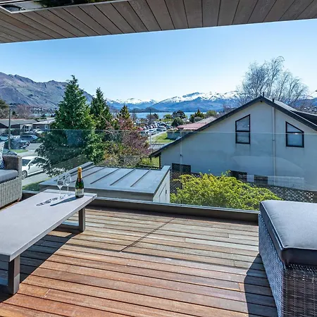 Central Vista In Wanaka Exterior photo